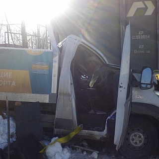 В ГИБДД обнародовали фотографии с места столкновения поезда и автомобиля, которое произошло 11 марта на Бору 2