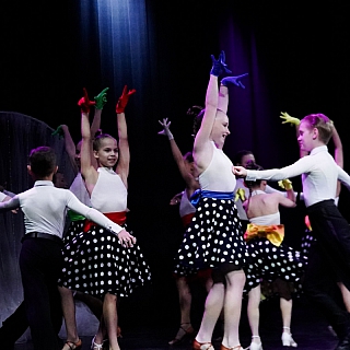 Атмосферные фото с праздничного концерта на Стекольном 2