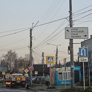 На Бору активно меняют дорожные знаки 2