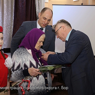 На Бору вручили медаль «80 лет Победы» ветерану войны 2