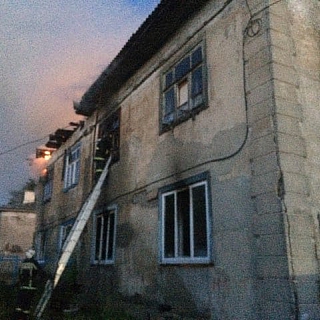 Два человека пострадали в пожаре на Бору сегодня ночью 3