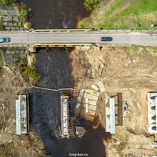 Быстро строится первый в России алюминиевый автомобильный мост через реку Линда 1