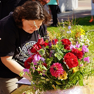 Центр Бора утонул в цветах 7