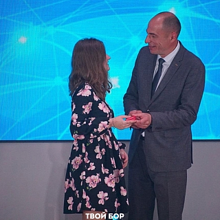 Борских выпускников наградили золотыми медалями 3