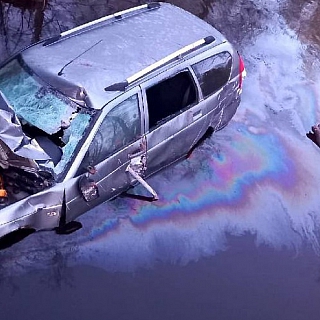 Автомобиль упал с моста в Борском районе 4