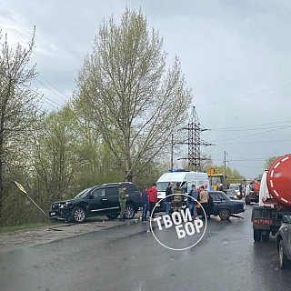 Аварийный понедельник выдался на Бору 1