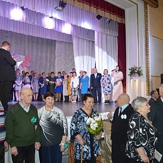 Свадебных юбиляров поздравляли в КЦ «Теплоход» 24 ноября 5