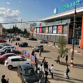 Торговый центр "Зеркало" и Борский центральный рынок эвакуировали 7 мая на Бору 3