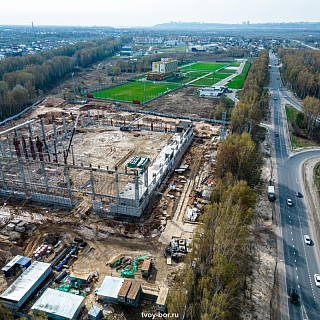 На Бору продолжают строить огромный крытый футбольный манеж 1