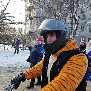 На Бору прошёл областной фестиваль Дед Морозов 8