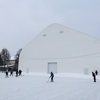 Новый большой крытый каток открылся на Бору 4