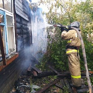Многоквартирный жилой дом горел 24 июня в п. Ситники 2