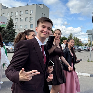 Парад выпускников прошел на Бору 4