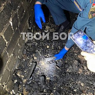 Пожар в борской квартире начался из-за влетевшей в окно ракетницы 3