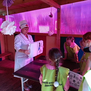 На Бору сотрудники ГИБДД провели квест по безопасности дорожного движения 5