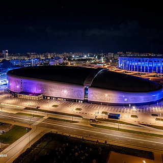 У новой ледовой арены включили подсветку 4