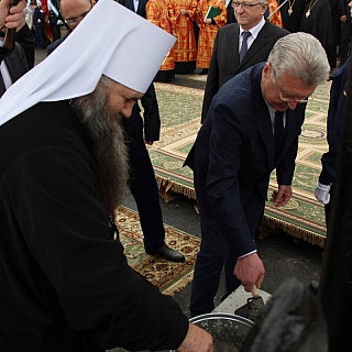 6 мая под стенами Сергиевской слободы был заложен сквер 10