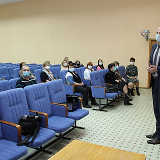 Глава местного самоуправления встретился с родителями, которые выступают против дистанционного обучения 4