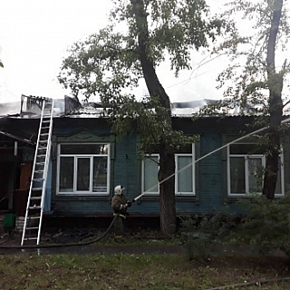 Крупный пожар произошел в одной поликлиник Борского округа 4