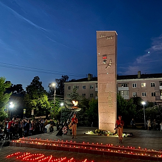 Сотни свеч зажгли на Бору в память о павших на войне 6