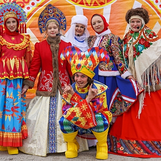 Как прошли масленичные гуляния на Бору и Стекольном 12
