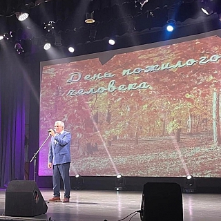 Кому в этом году присвоили на Бору звание "Почётного гражданина"? 1