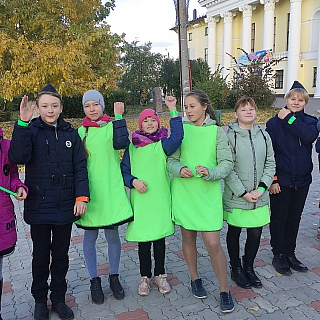 Борские госавтоинспекторы организовали флешмоб  на главной площади города 2