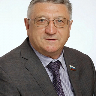 Кому в этом году присвоили на Бору звание "Почётного гражданина"? 4