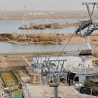 Около канатки с Нижегородской стороны запускают пассажирский канатный подъёмник 3