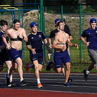 Московские хоккеисты тренируются на Бору 1