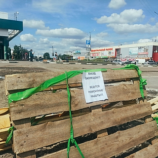Парковку в центре Бора обновят, а лужа остается 1