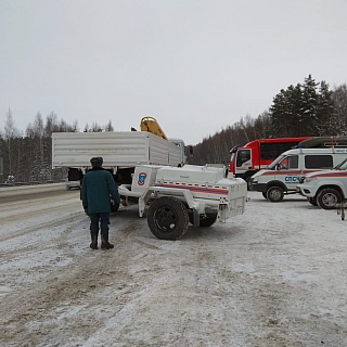 Сотрудниками МЧС развернуты мобильные пункты обогрева на наиболее опасных участках дорог 1