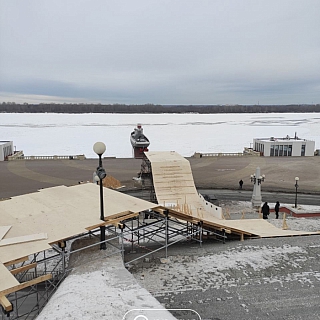 О происходящем на Чкаловской лестнице: 4