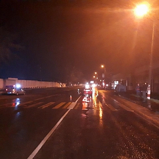 62-летняя автоледи, управляя автомобилем, сбила двух человек на пешеходном переходе 2