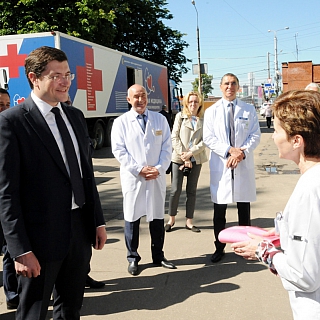 Никитин поблагодарил работающих на “Поездах здоровья” специалистов 1