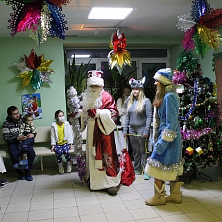 В детское отделение ЦРБ 25 декабря приходил Дед Мороз 2