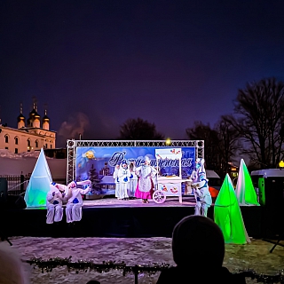 Красиво, но немноголюдно было на Рождество в городе Бор 3