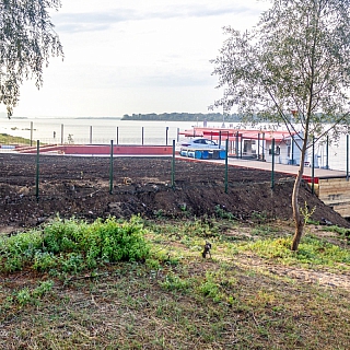 Подход к причалу парома с нижегородской стороны огородили 2