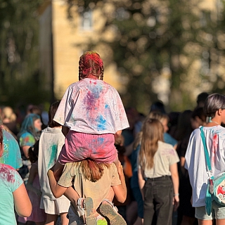 Вчера у ДК "Стеклозаводский" прошла настоящая красочно-пенная вечеринка 2