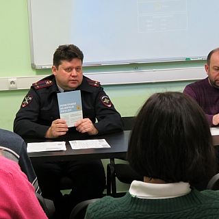 Борские полицейские провели встречу с трудовым коллективом ФОК "Кварц" 3