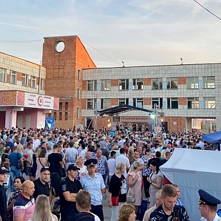 "Лесоповал" поздравил жителей Бора 4