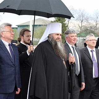 6 мая под стенами Сергиевской слободы был заложен сквер 3