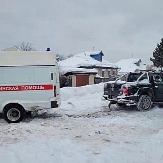 Скорая застряла в сугробе на Бору 3