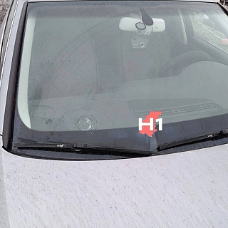 На Борском мосту водителю прилетел кусок бетона в лобовое стекло 2