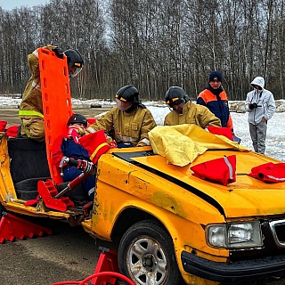 На Бору прошли областные соревнования среди спасателей 6