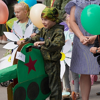На Бору, по главной улице города, прошёл праздничный парад колясок 2