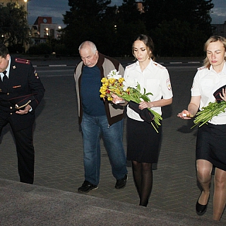 На Бору полицейские присоединились к акции свеча памяти 4