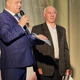 Октябрьскому 165! 4