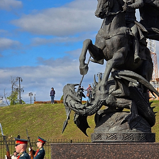 На площади Георгия Победоносца прошел парад "Юнармии" 2