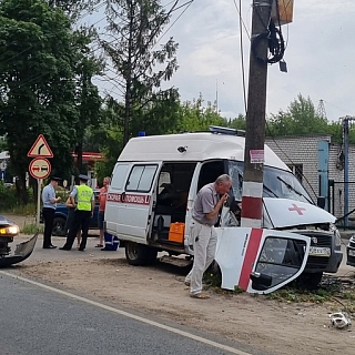 Почему борская скорая врезалась в столб? 3